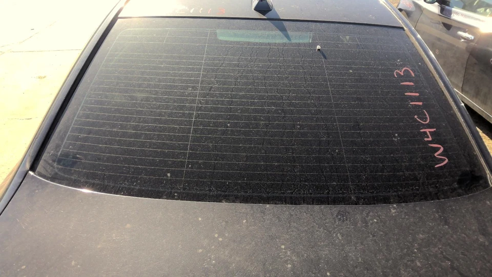 Cristal trasero usado se adapta a: BMW 740I i SWB 2011 sin pantalla de privacidad p única Foto 1 de 4