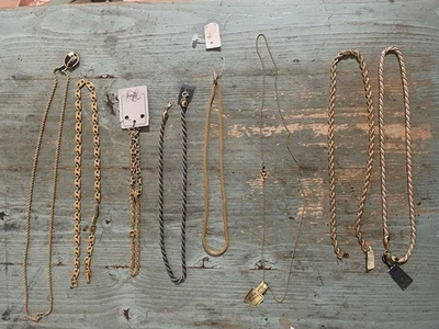 X 8 Job Lot COLLANE DONNA PLACCATO ORO WOMEN Necklaces - Immagine 1 di 4