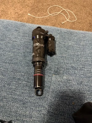 RockShox Super Deluxe Select + Air Shock  - Image 1 of 4