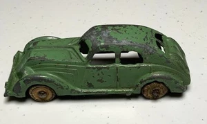 Vintage 1930’s Hubley Cast Iron 4 Doors Sedan Green 3.5” - Picture 1 of 5