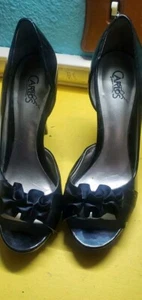 Size 8 Heels By Carlos Santana - Picture 1 of 2