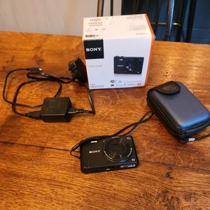 Sony Cyber-shot DSC-WX350 Camera - black, includes box, case & memory card - Picture 1 of 9