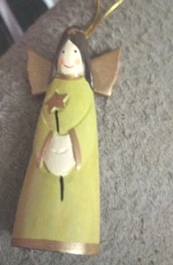 Uno dei tre angeli in legno ornamenti vintage made in Indonesia - Foto 1 di 9