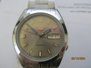 SEIKO 5 MEN'S WATCH AUTOMATIC ALL S/S ORIGINAL SNKE89  NEW - Picture 1 of 7