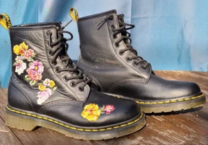 Botas de combate florales de 8 ojales de cuero Vonda II Vonda 1460 para mujer talla 7 DR. MARTENS 1460 - Imagen 1 de 17