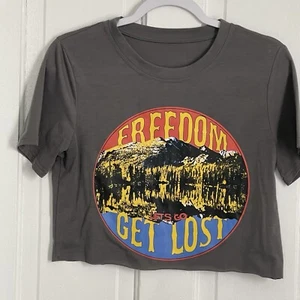 “Freedom Let’s Go Get Lost”Graphic T-Shirt short-sleeve gray crop top size Small - Picture 1 of 7