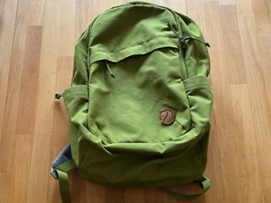 Fjällräven Räven 20 – Robuster 20L-Rucksack in Grün - Bild 1 von 9