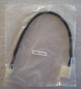 IEI 10" 4-Pin Molex Power To 4-Pin ATX 12V Power Cable ( 32000-029000 ) - Picture 1 of 1