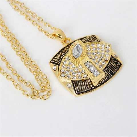 Tampa Bay Buccaneers Necklace V-Neck World Champions Pendant- 45 Cm Cover
