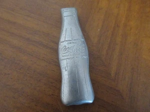 Antiguo abrebotellas Coca-Cola de metal abrebotellas - Imagen 1 de 2