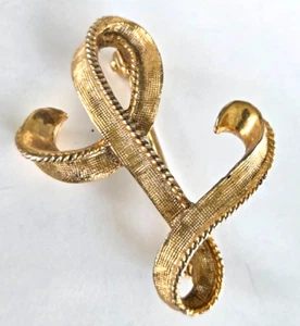 Spilla vintage iniziale scritta corsiva lettera L tono oro spazzolato 1-3/8" - Foto 1 di 3