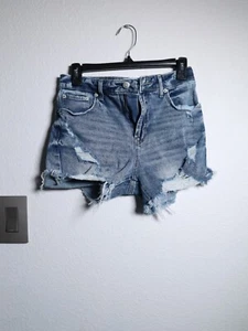 9 pantaloncini in denim leggeri corti con strappi - Foto 1 di 8