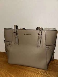 Michael Kors Voyager East West Tote Truffle, Genuine Leather - Picture 1 of 5