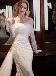 Beautiful Lace Long Sleeve Off-shoulder Wedding Dress - Picture 1 of 23