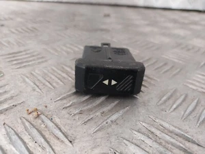 Bouton lève vitre Avant - RENAULT CLIO I (1) PHASE III (3) De 03-1996 à 08-1998 - Bild 1 von 3