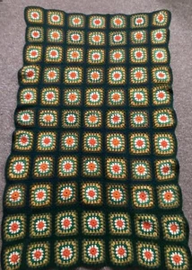 Sehr gute grüne Granny Square gehäkelte afghanische Decke Handarbeit 41” x 68” Roseanne - Bild 1 von 9