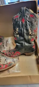Corral Laser Inlay Distressed Boots Snip Toe Black and Red Size 8.5 - Picture 1 of 10