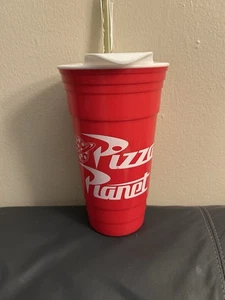 Pizza Planet Tasse mit Deckel und Strohhalm - Bild 1 von 5