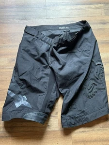 Race Face Indy Shorts Baggie Black Size 40 - Picture 1 of 9
