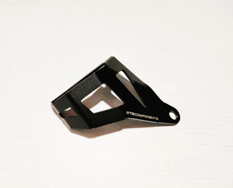 PROTEZIONE SERBATOIO LIQUIDO FRENI per BMW R1200GS R1250GS NERO - Immagine 1 di 2