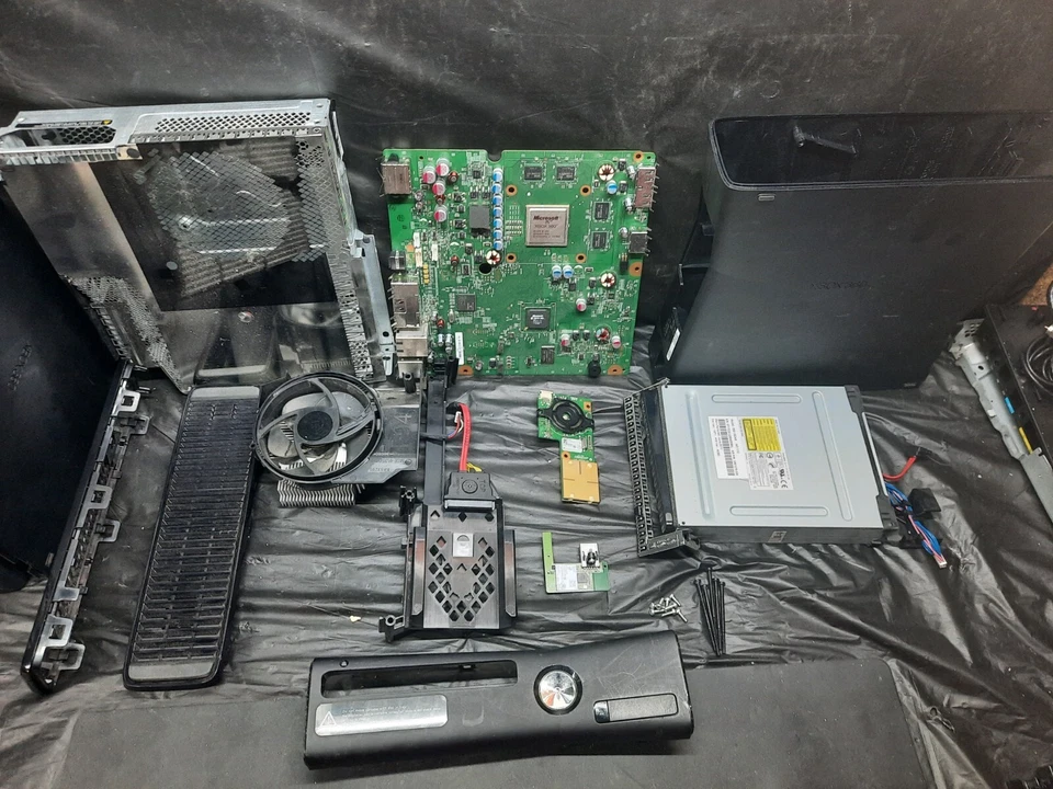 🔧 OEM XBOX 360 S -  Replacement Parts 🔧 - Image 1 of 1