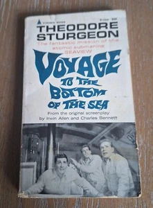 Voyage to the Bottom of the Sea-TV Series 60's-Paperback Book-Theodore Sturgeon - Foto 1 di 4