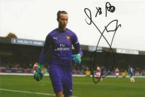 ARSENAL & FRANCE LADIES* PAULINE PEYRAUD-MAGNIN SIGNED 6x4 ACTION PHOTO+COA - Picture 1 of 1