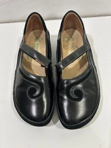 NAOT scarpe donna taglia 38 (US 7,5/8) pelle nero perla Mary Janes - Foto 1 di 8