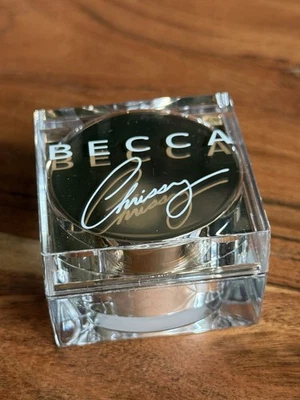 BECCA Confitería Brillo Polvo Canela Azúcar. 0,14 oz/0,4 g. Nuevo. Foto 1 de 2