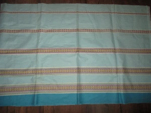 Vintage "PUNTO DE CRUZ" FLORES Sobre BLANCO 1950 Borde Tela ALGODÓN - más de 2 yardas - Imagen 1 de 3