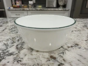 Vintage Corelle Livingware 28 oz Super Soup/Cereal Bowl Green Callaway EUC VHTF - Picture 1 of 7