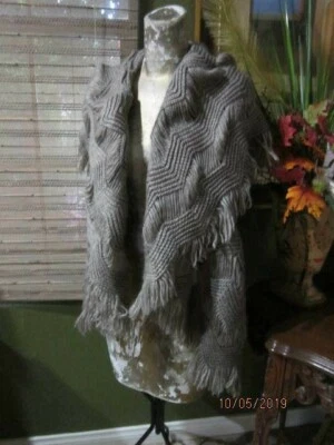 YA BEAUTIFUL KNIT SWEATER VEST SHAWL COLLAR FRINGE BOTTOM! SIZE L - Image 1 of 4