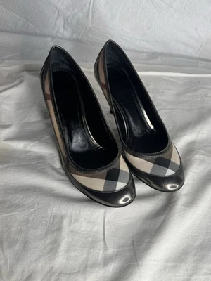 Burberry Nova Check Canvas/Grey Patent Leather Kitten Heel Pumps Sz 36.5 ITALY - Image 1 of 4