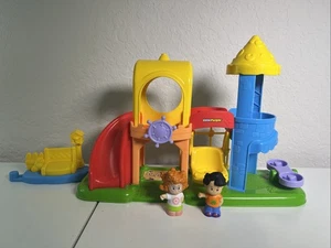 Fisher Price Little People Spielplatz 2012 komplett - Bild 1 von 16