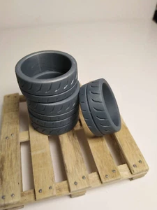 4 Pneus en résine pour maquette 1/24 1/18 (Toyo Tire R888) - Picture 1 of 8