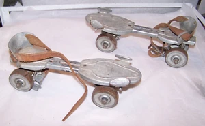 VINTAGE HUSTLER "SPEED KING" ROLLER SKATES WITH METAL WHEELS  - Picture 1 of 4