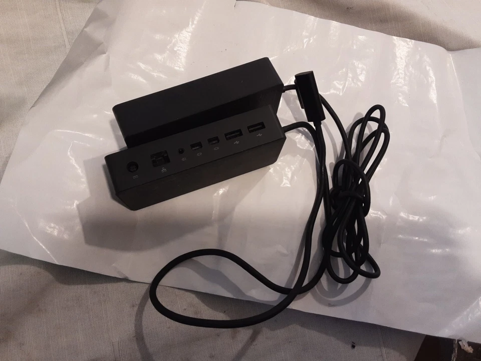 Microsoft 1661 Surface Pro 3 Pro 4 Pro 5 Pro 6 Pro 7 ProX Docking Station + PSU - Image 1 of 4