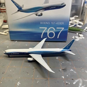 Hogan #8287 Boeing 767-400 Boeing House/Demo Colors 1:400 Scale Diecast Model - Picture 1 of 4