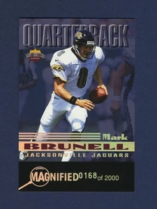 MARK BRUNELL JUMBO CARD: 1997 SCOREBOARD QUARTERBACK MAGNIFIED (SN 168/2000). - Picture 1 of 2