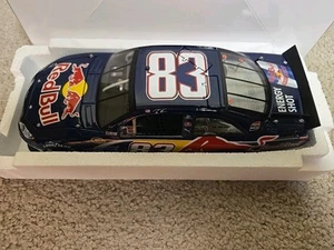2010 Brian Vickers 83 Red Bull 1/24 Lionel Nascar Diecast 1/990 Rare - Picture 1 of 4