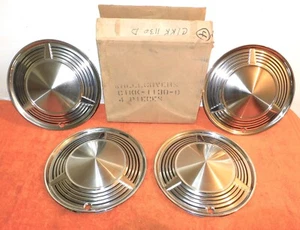 1960 1961 1962 Mercury Comet and Custom NOS FULL WHEEL COVERS HUB CAPS SET of 4 - Foto 1 di 9