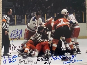 PHILADELPHIA FLYERS BROAD STREET BULLIES 7 LUCHA DE COLORES FIRMADA 8x10 BARBER WATSON - Imagen 1 de 1