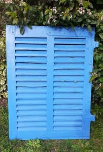 Petit volet bleu à persiennes L75xH101cm - small blue shutter with louvers - Photo 1/18