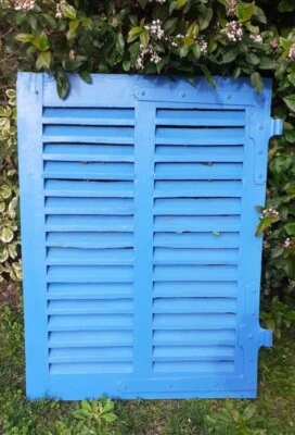 Petit volet bleu à persiennes L75xH101cm - small blue shutter with louvers - Photo 1/4