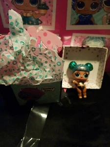 Lol surprise Present Pressie Presents EMERALD BABE MAY New - Picture 1 of 1