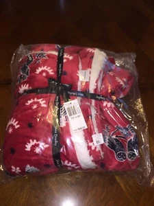 NWT Vera Bradley Cozy Life Blanket in Night Owls Red - Picture 1 of 2