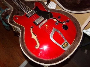 2006 HAGSTROM VIKING V-1N ELECTRIC GUITAR, RED FINISH EXCEPTIONALLY FINE COND. - Picture 1 of 17