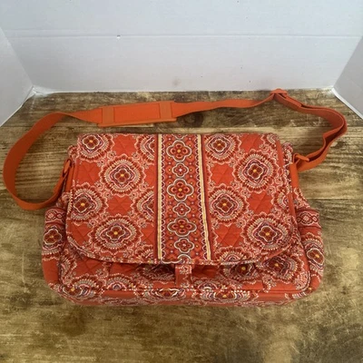 Сумка для ноутбука через плечо Vera Bradley снятая с производства оранжевая с принтом пейсли - Изображение 1 из 4
