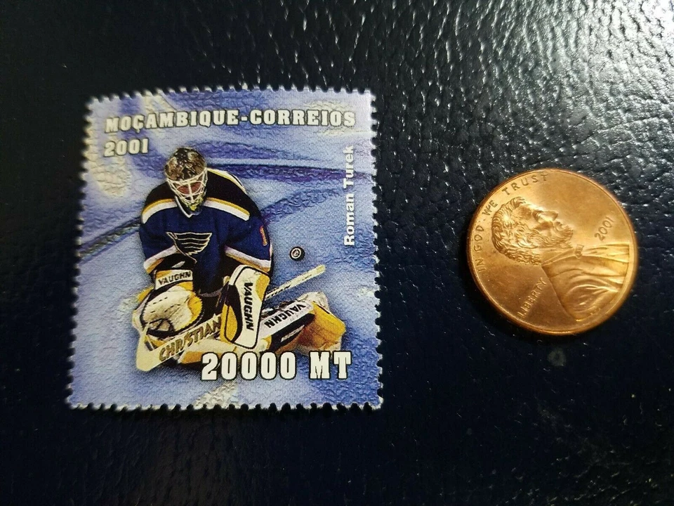 Sello Roman Turek Blues Hockey Portero Juegos Olímpicos NHL 2001 Mocambique-Correios  Foto 1 de 1