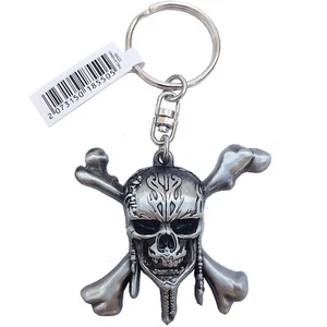 Disneyland Paris Pirates Of The Caribbean Skull & Crossbones Keyring Disney Park - Picture 1 of 9